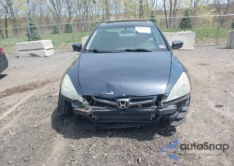 2005 Honda Accord 2.4 Ex z USA, uszkodzony, nr VIN 1HGCM56825A169547